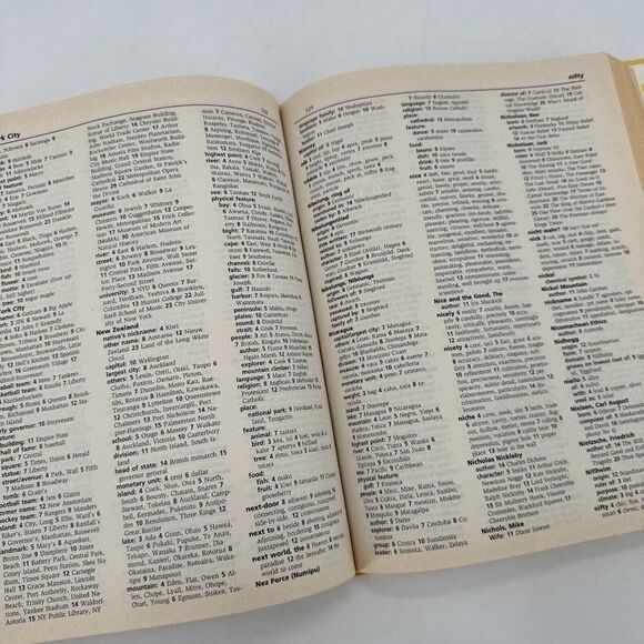 Webster's Crossword Puzzle Dictionary Vintage 1999 HBDJ Gramercy Reference - Picture 7 of 9